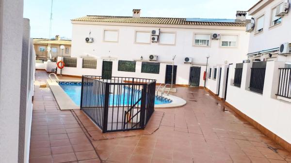 Chalet adosado en calle Escritor Vintila Horia