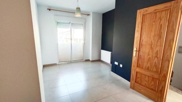 Chalet adosado en calle Escritor Vintila Horia