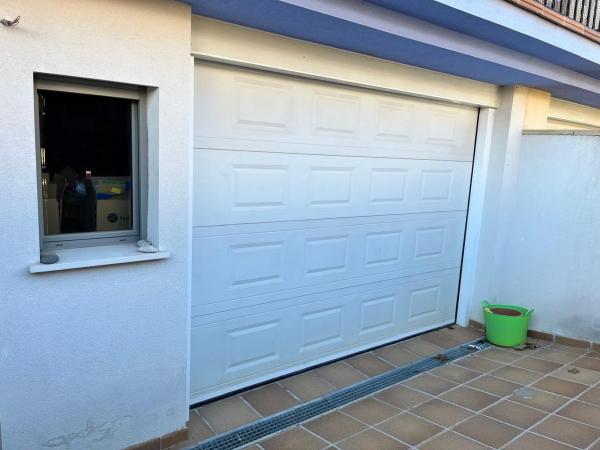 Chalet adosado en calle Castellón, 12