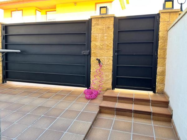 Chalet adosado en calle Castellón, 12