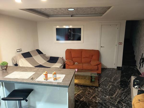 Chalet adosado en calle San Hermenegildo, 120