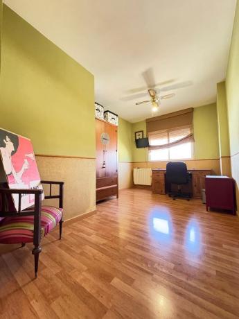 Piso en avenida de los Pinos