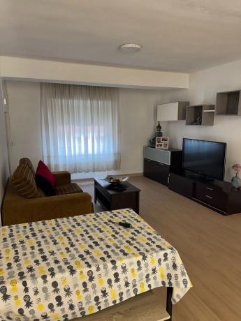 Estudio en calle Aragón, 27