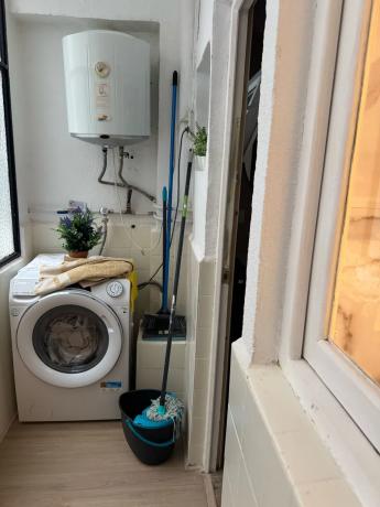 Estudio en calle Aragón, 27