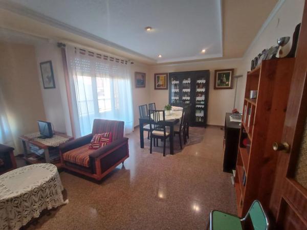 Piso en plaza de Santa María Magdalena