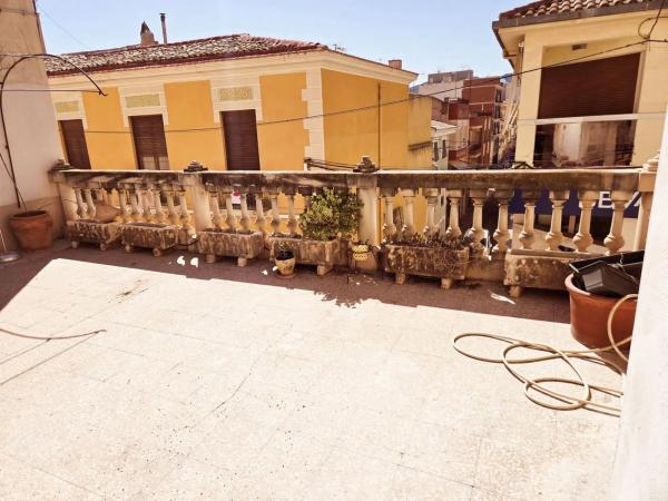 Casa independiente en plaza de la Sala