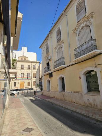 Casa independiente en plaza de la Sala