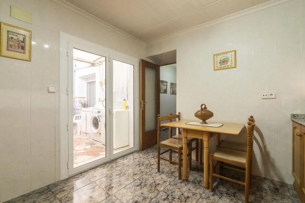 Chalet adosado en calle San Isidro, 3