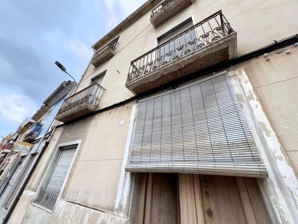 Casa independiente en calle Ramón y Cajal