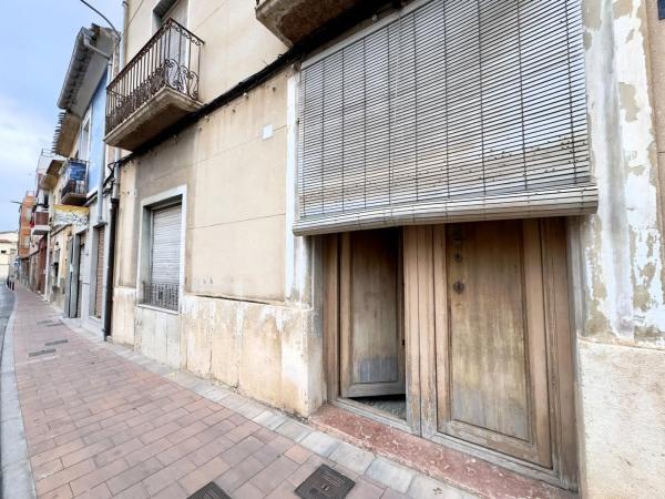 Casa independiente en calle Ramón y Cajal