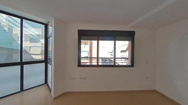 Piso en calle Eugenio Montes