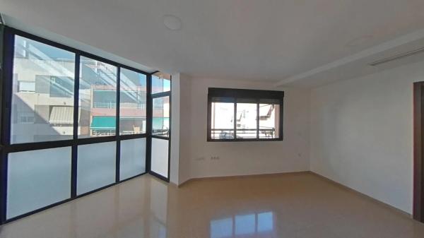 Piso en calle Eugenio Montes