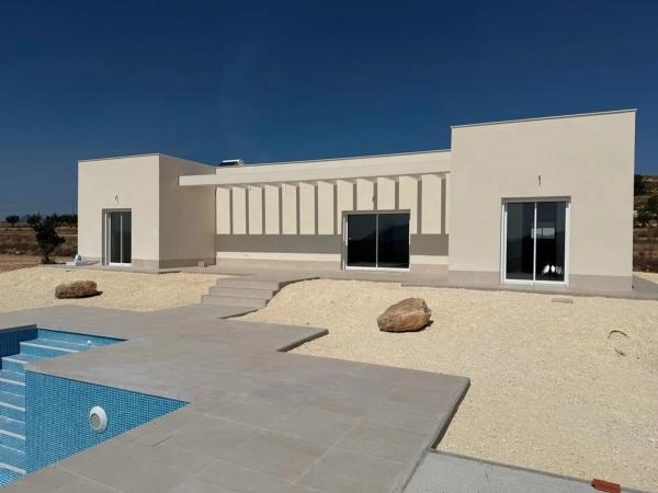 Casa independiente en camino del Prado