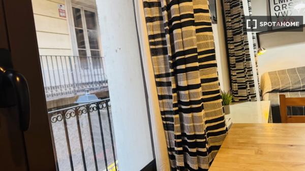 Estudio en alquiler en Sant Pere, Barcelona