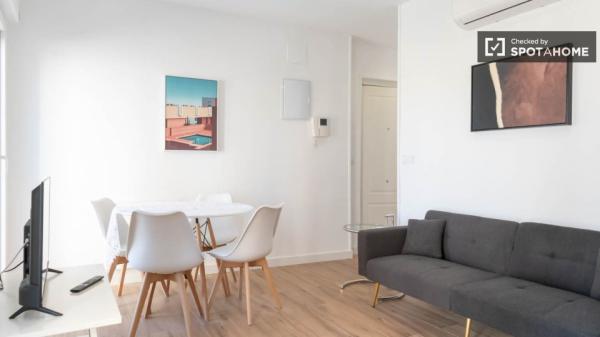 Piso de 4 habitaciones en alquiler en Puerta del Ángel