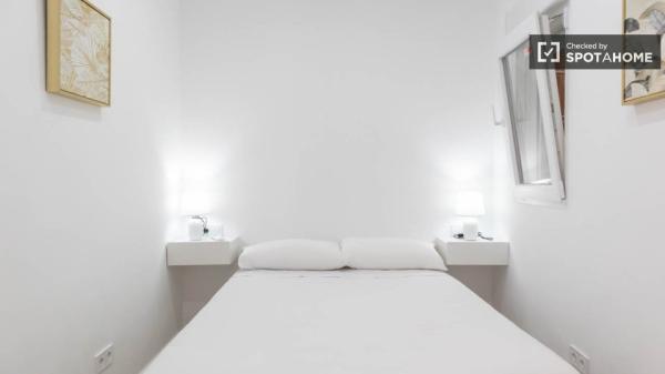 Piso de 4 habitaciones en alquiler en Puerta del Ángel