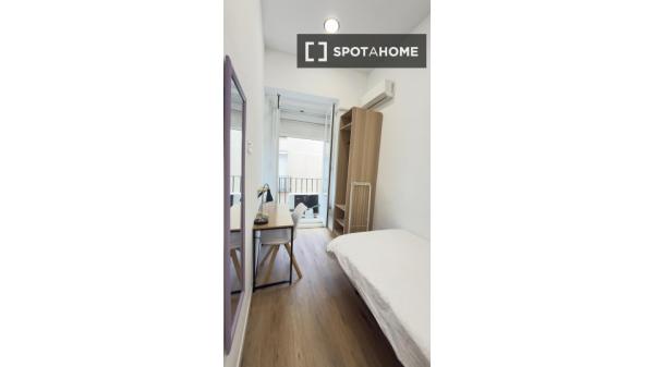 Room for rent in the center of Madrid