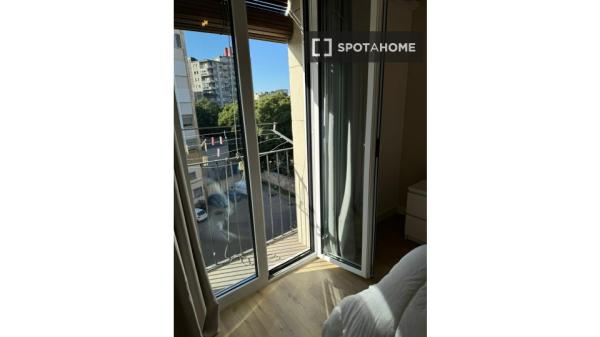 Apartamento de 3 dormitorios en El Raval, Barcelona