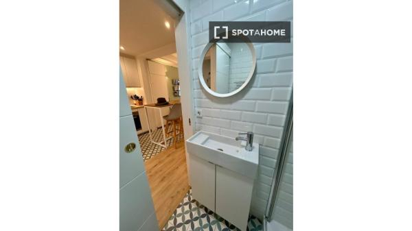 Apartamento de 3 dormitorios en El Raval, Barcelona