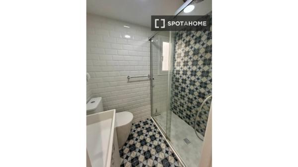 Apartamento de 3 dormitorios en El Raval, Barcelona