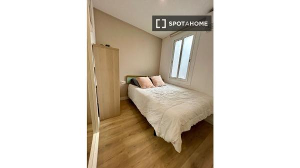 Apartamento de 3 dormitorios en El Raval, Barcelona