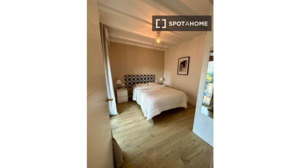 Apartamento de 3 dormitorios en El Raval, Barcelona