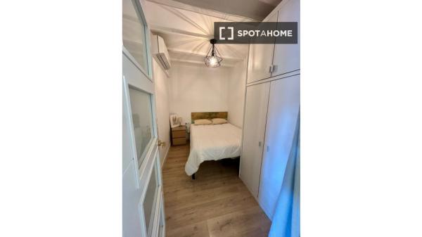 Apartamento de 3 dormitorios en El Raval, Barcelona