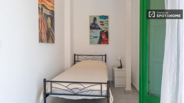 Se alquila habitación en piso compartido, Puerta del Ángel, Madrid.