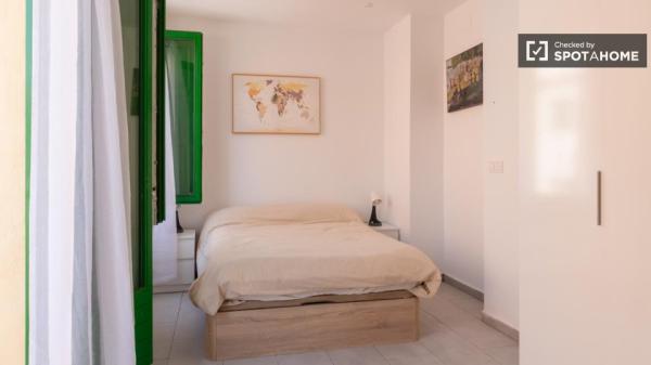 Se alquila habitación en piso compartido, Puerta del Ángel, Madrid.