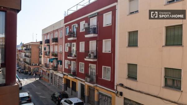 Zimmer in einer Wohngemeinschaft zu vermieten, Puerta del Ángel, Madrid