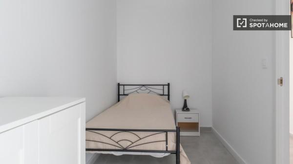 Zimmer in einer Wohngemeinschaft zu vermieten, Puerta del Ángel, Madrid