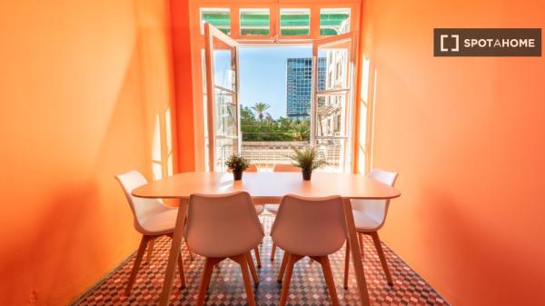 Room in shared apartment for rent in la Dreta de l'Eixample