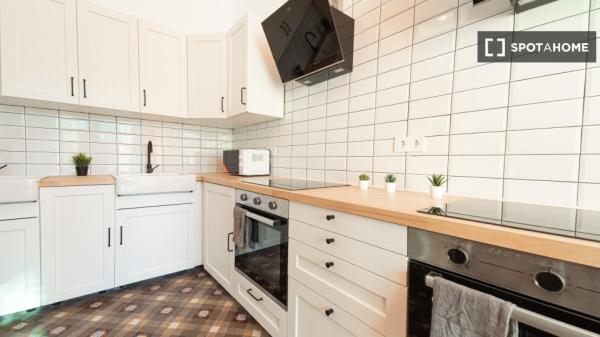 Room in shared apartment for rent in la Dreta de l'Eixample