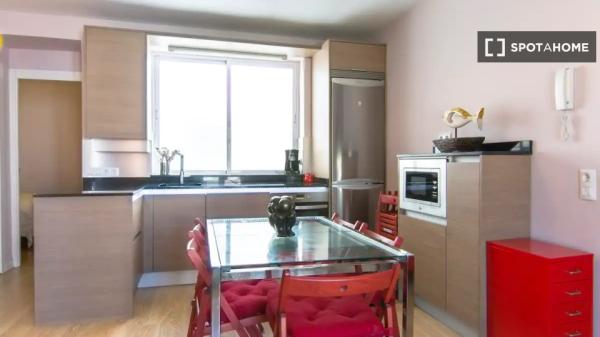 Piso de 4 dormitorios en alquiler en Palos de Moguer, Madrid