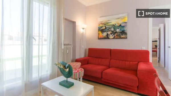 Piso de 4 dormitorios en alquiler en Palos de Moguer, Madrid