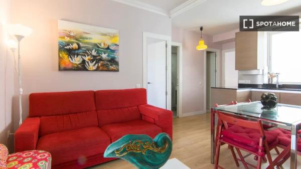 Piso de 4 dormitorios en alquiler en Palos de Moguer, Madrid