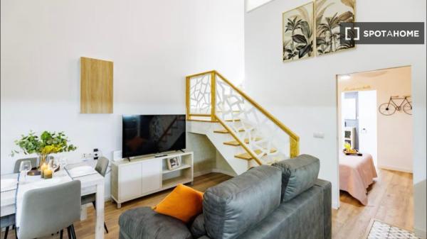 Apartamento de 2 dormitorios en alquiler en Benicalap, Valencia