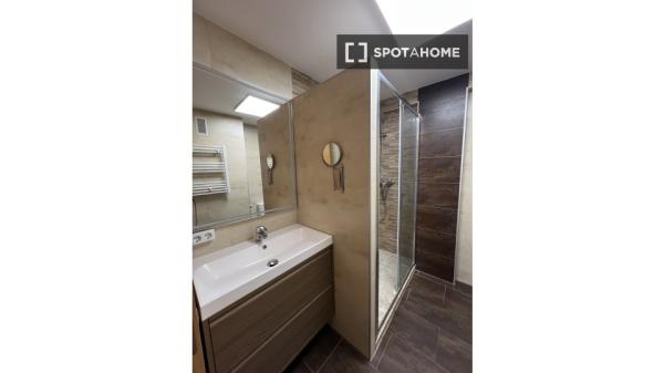 Apartamento de 2 dormitorios en alquiler en Torrefiel, Valencia