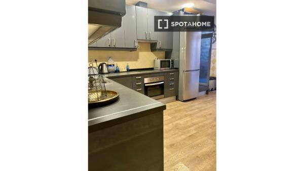 Apartamento de 1 dormitorio en alquiler en La Bordeta, Barcelona.