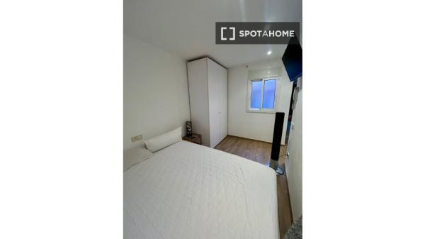 Apartamento de 1 dormitorio en alquiler en La Bordeta, Barcelona.