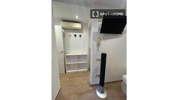 Apartamento de 1 dormitorio en alquiler en La Bordeta, Barcelona.