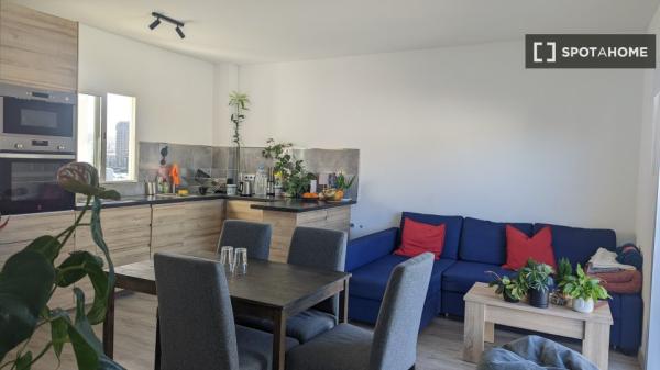 Chambre à louer dans un appartement partagé de 3 chambres à La Isleta.