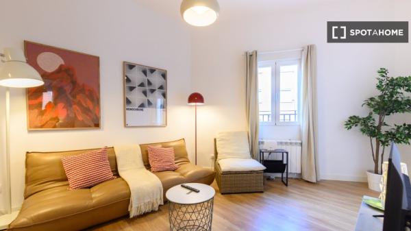 Piso de 3 habitaciones en alquiler en Berruguete, Madrid