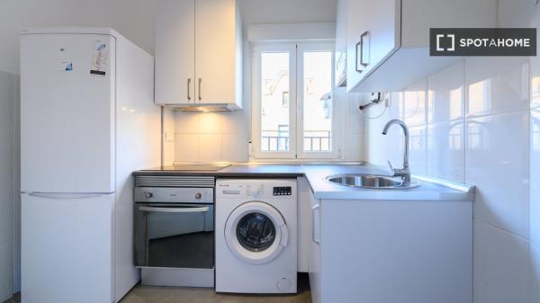 Piso de 3 habitaciones en alquiler en Berruguete, Madrid