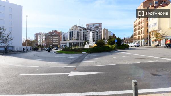 Piso de 3 habitaciones en alquiler en Berruguete, Madrid