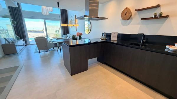 Chalet pareado en calle Dolores, 1