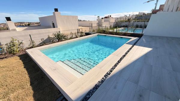 Chalet pareado en calle Dolores, 1