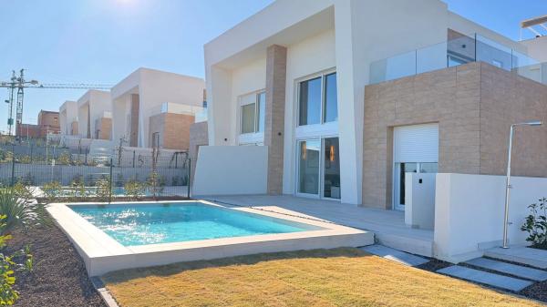 Chalet pareado en calle Dolores, 1