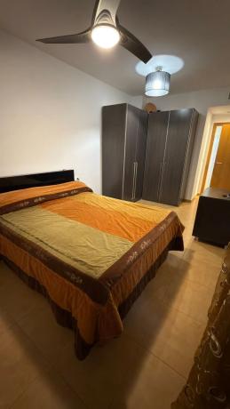 Piso en calle Arneva, 2