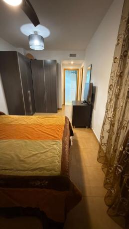 Piso en calle Arneva, 2